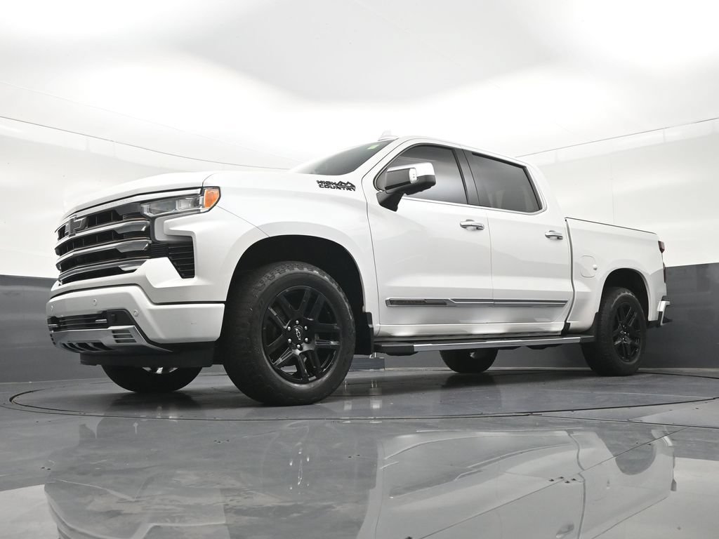Used 2022 Chevrolet Silverado 1500 High Country w/ High Country Premium Package AWD/4WD image 24