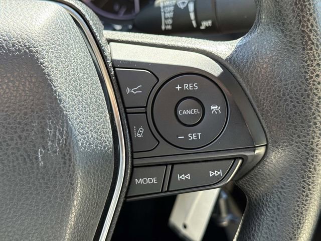 Used 2020 Toyota Camry LE FWD image 23