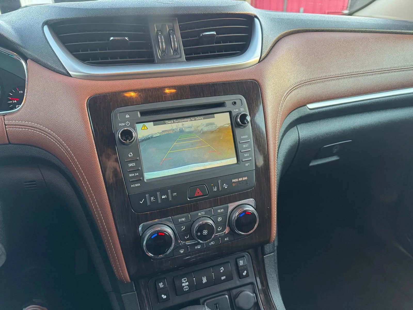 Used 2016 Chevrolet Traverse LTZ image 38