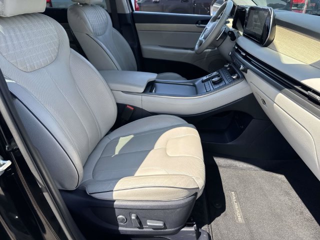 Used 2024 Hyundai Palisade Limited FWD image 11