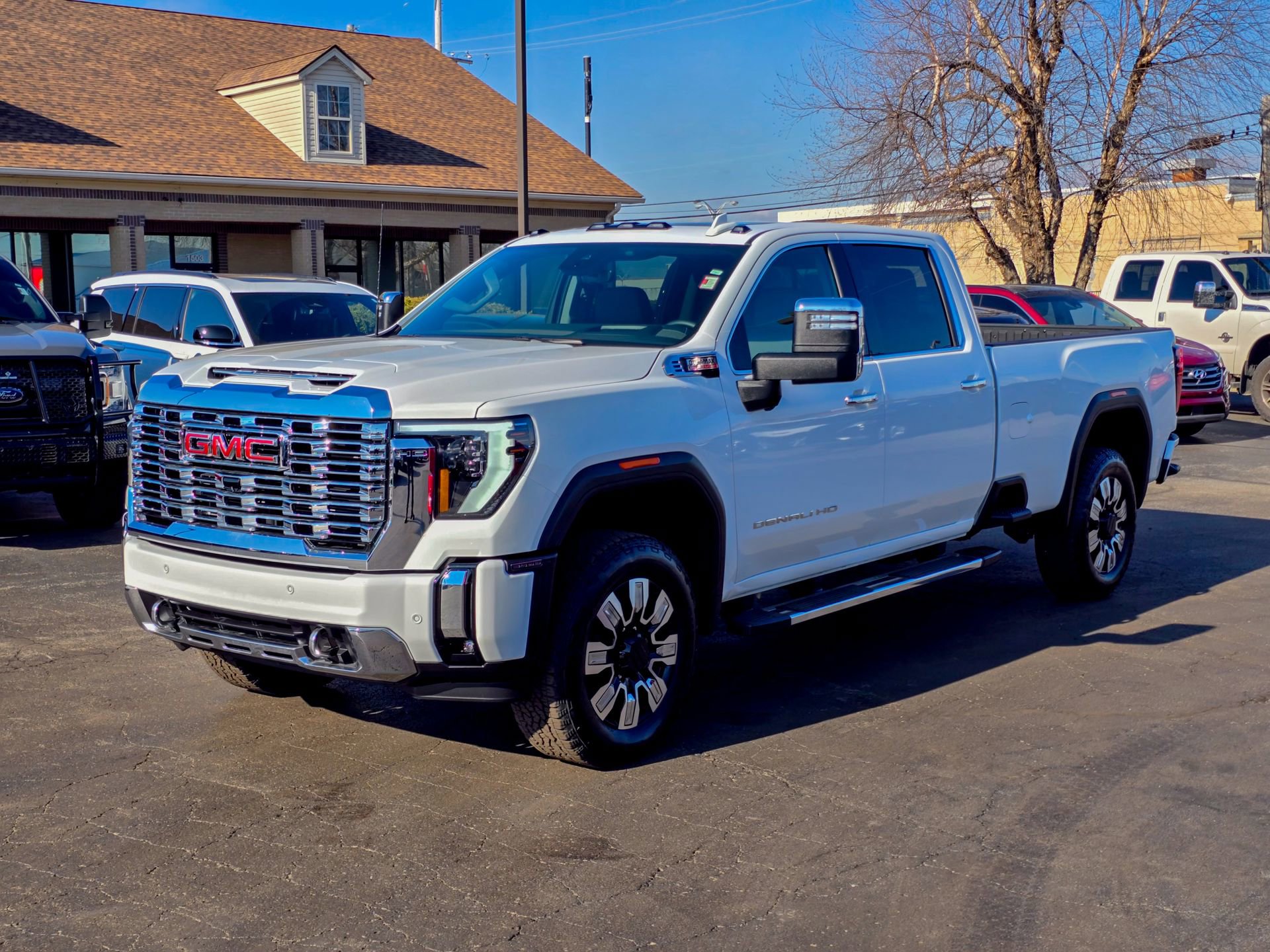 Used 2025 GMC Sierra 3500 Denali w/ Denali Reserve Package AWD/4WD image 5