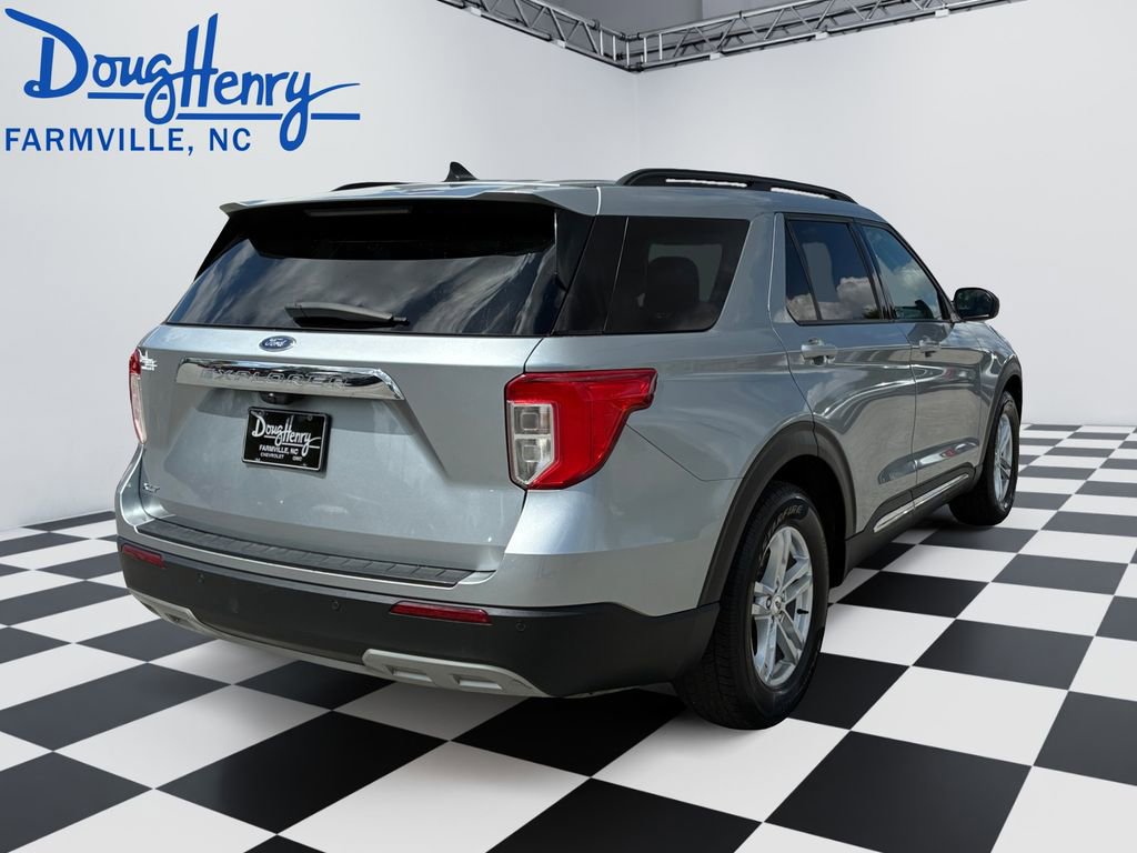 Used 2023 Ford Explorer XLT w/ Equipment Group 202A image 5