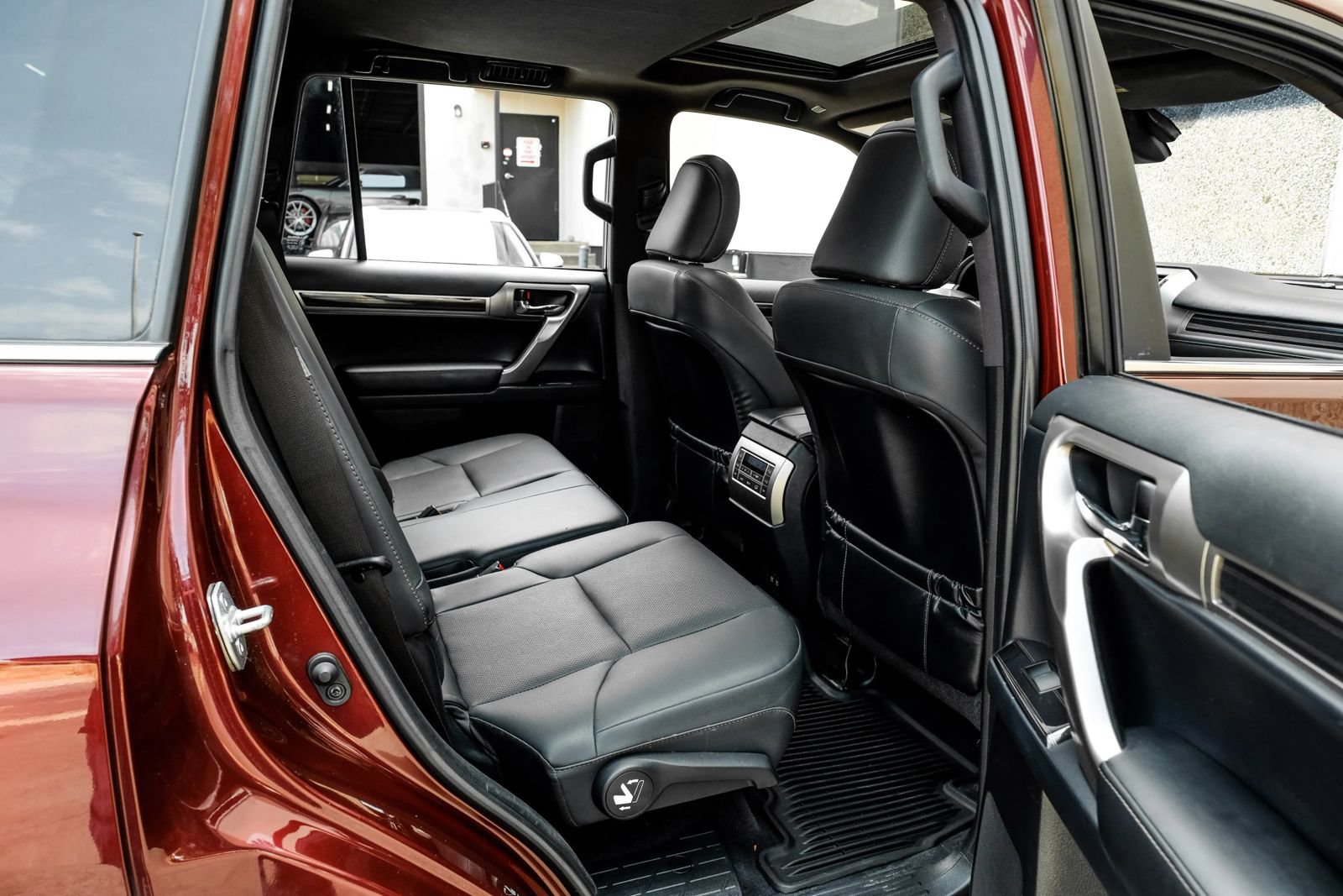 Used 2021 Lexus GX 460 Premium w/ Premium Package AWD/4WD image 49
