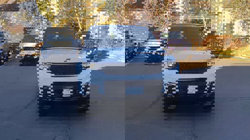 New 2025 Jeep Grand Cherokee L Limited w/ Trailer Tow Package image 4