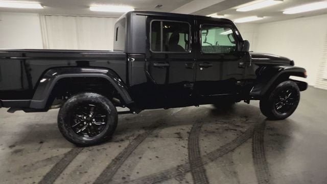 Used 2023 Jeep Gladiator Sport image 9