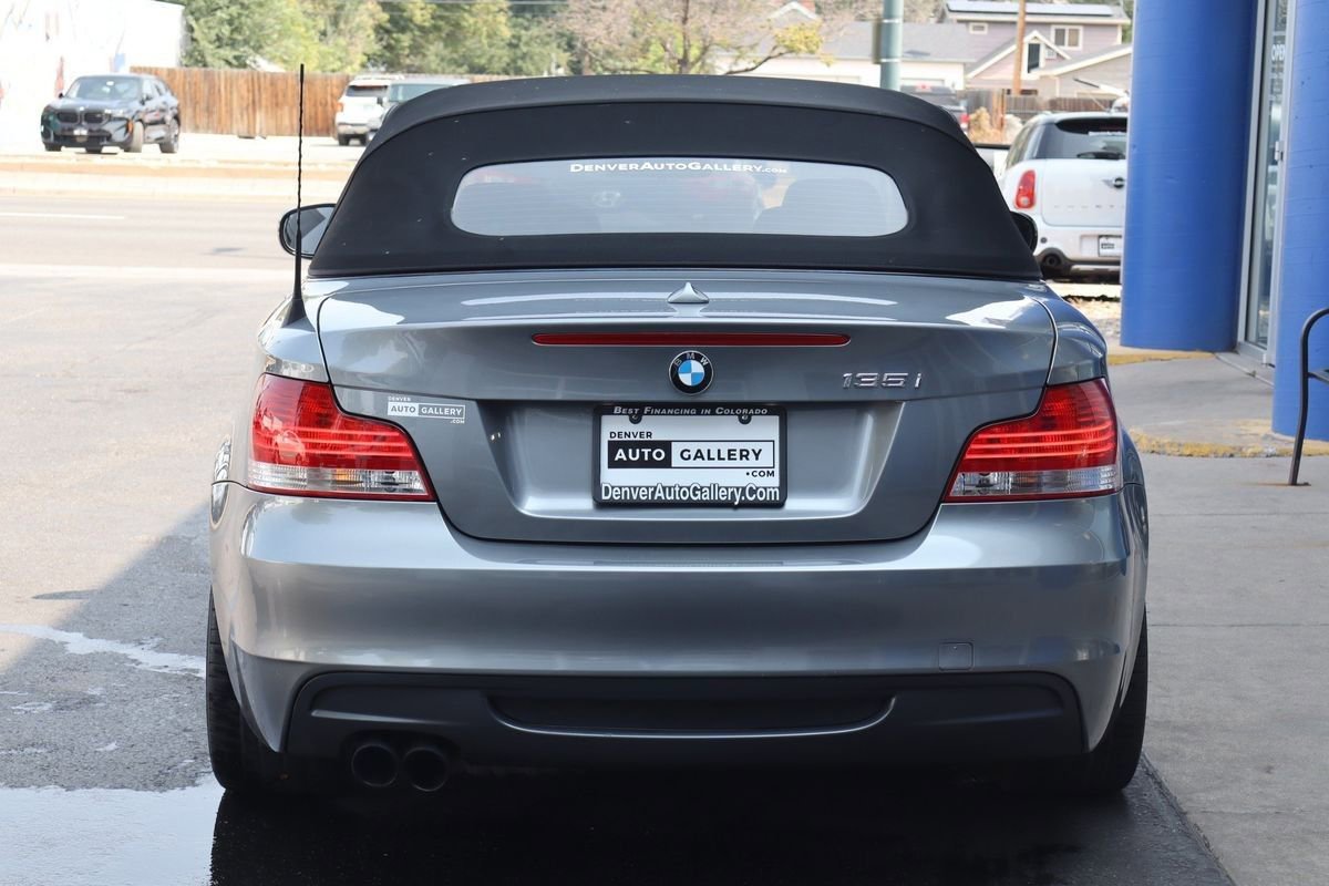 Used 2010 BMW 135i Convertible image 4
