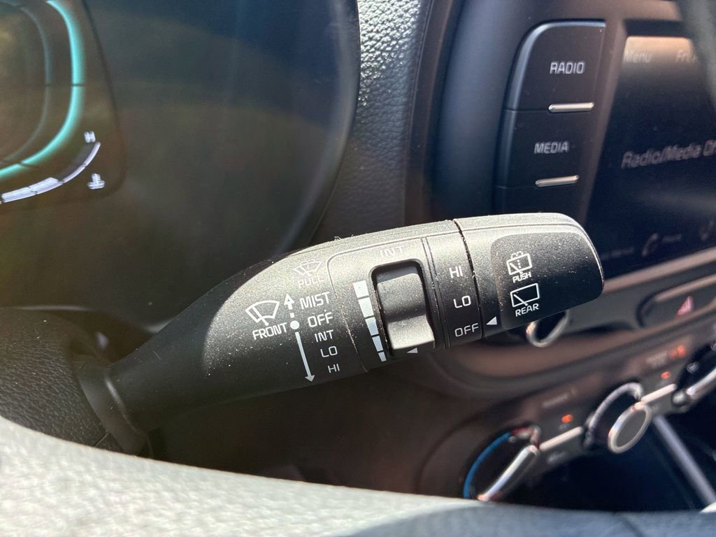 Used 2025 Kia Soul LX FWD image 25