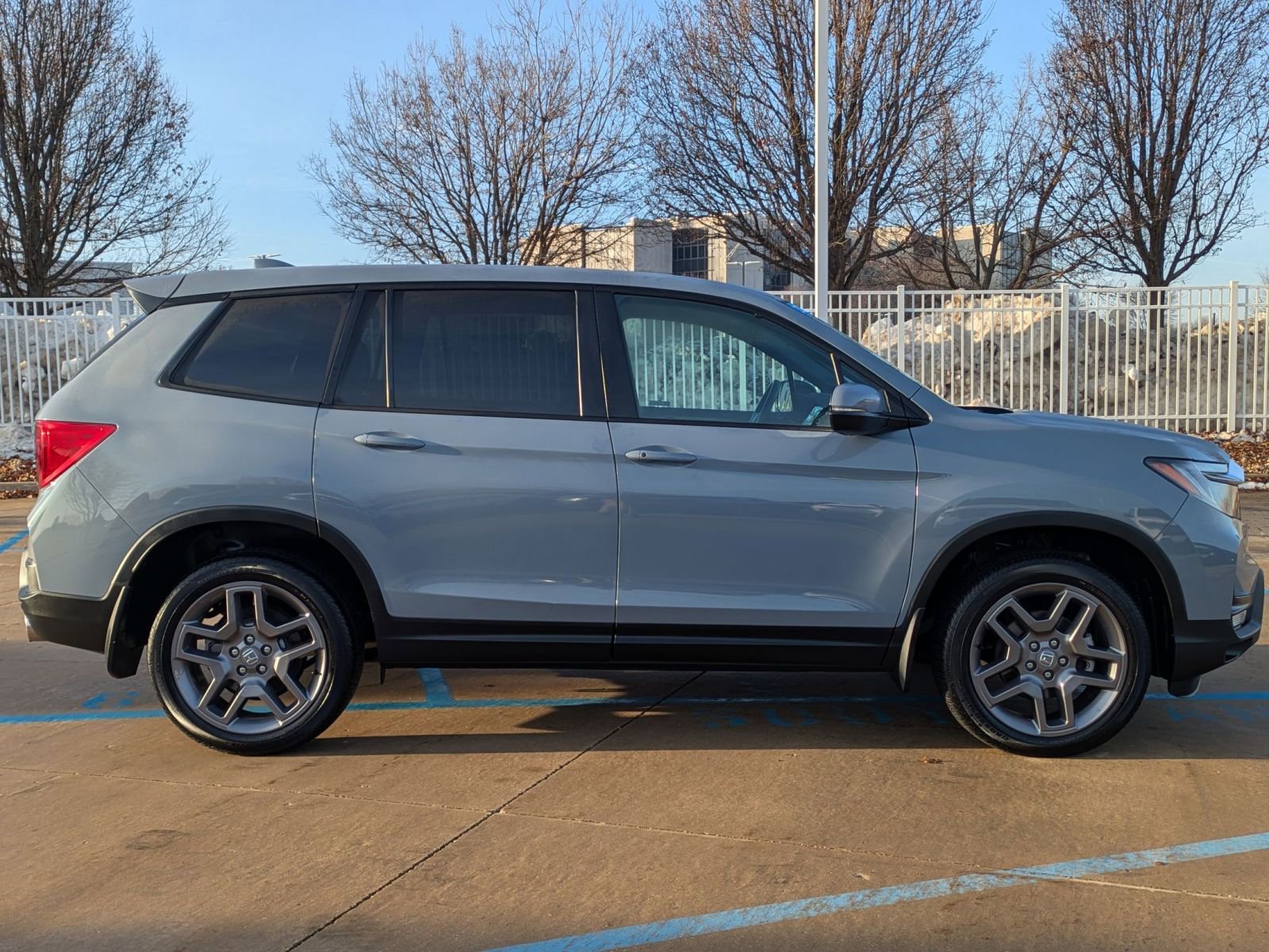 Used 2023 Honda Passport EX-L image 5