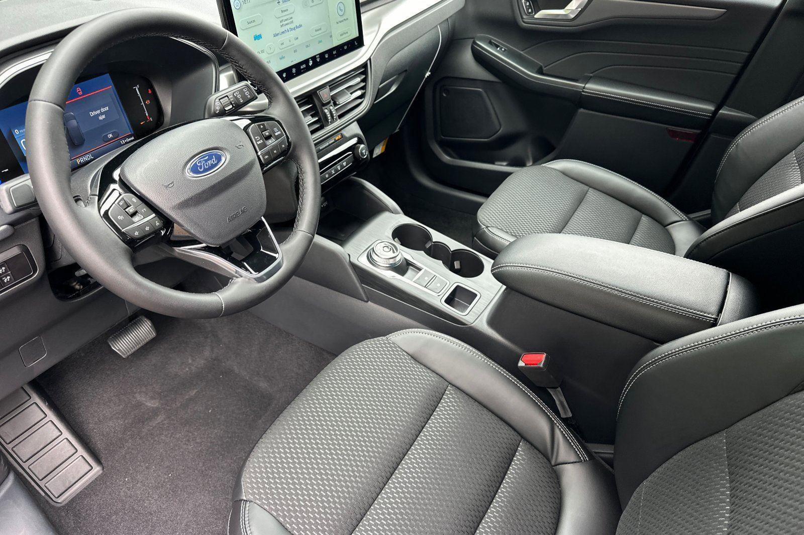 New 2025 Ford Escape SE image 7