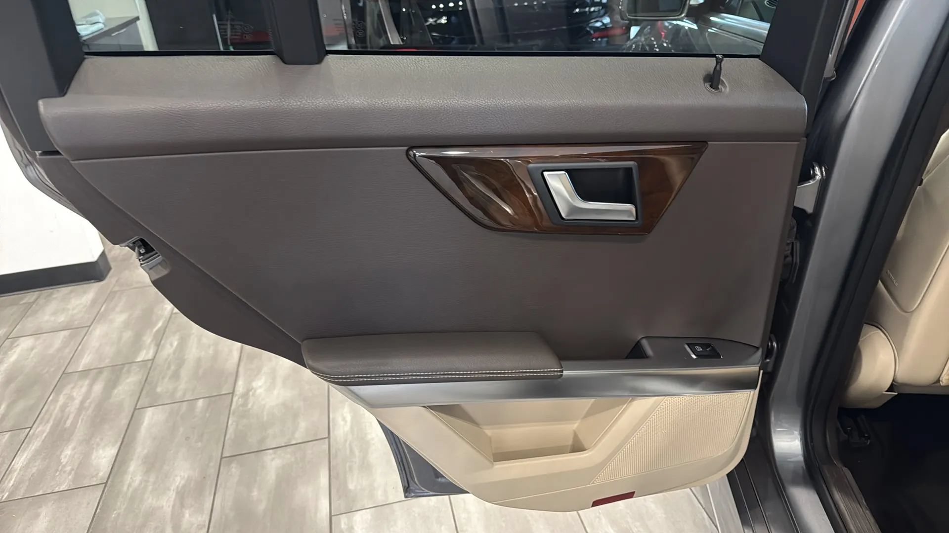 Used 2014 Mercedes-Benz GLK 350 2WD image 30