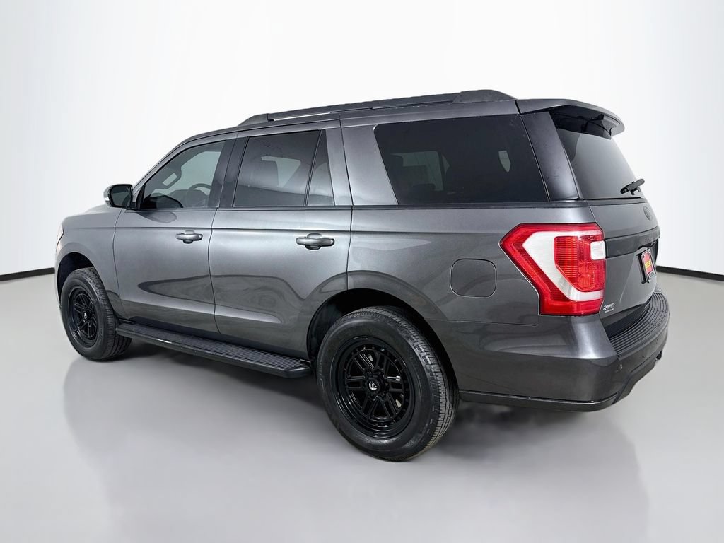 Used 2018 Ford Expedition XLT w/ Equipment Group 202A AWD/4WD image 6