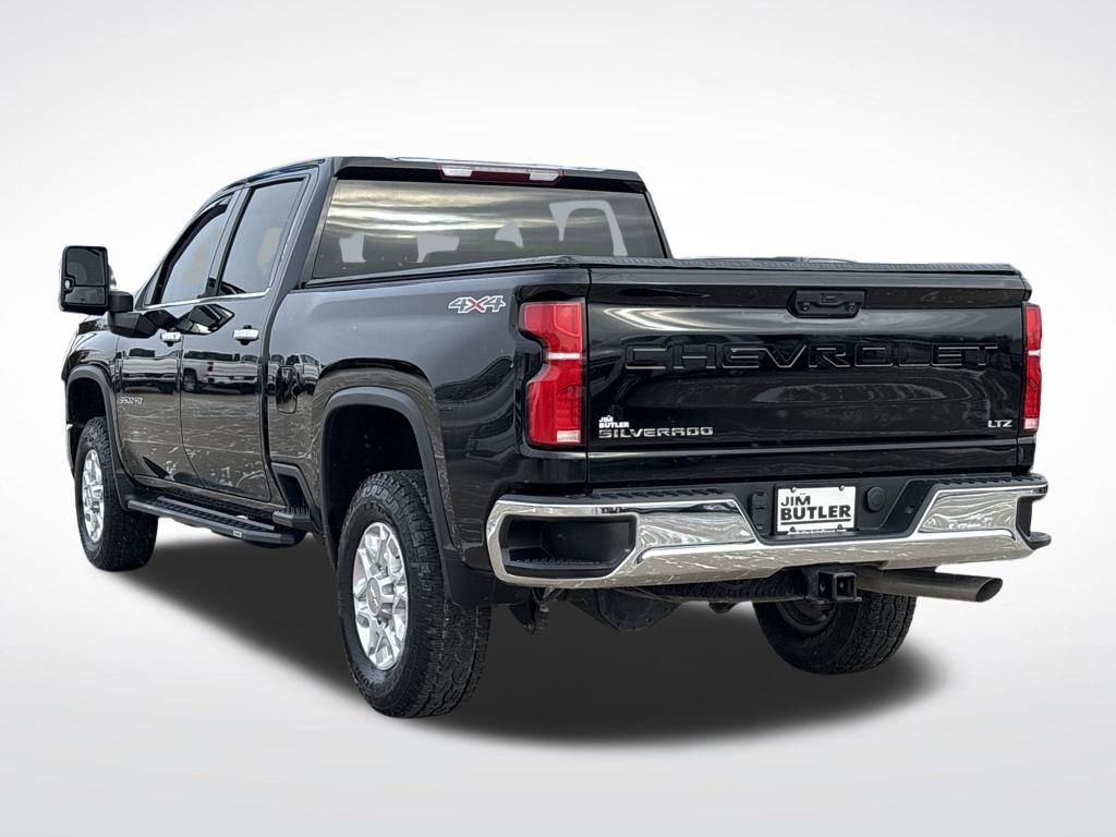 Used 2024 Chevrolet Silverado 3500 LTZ w/ LTZ Convenience Package AWD/4WD image 4