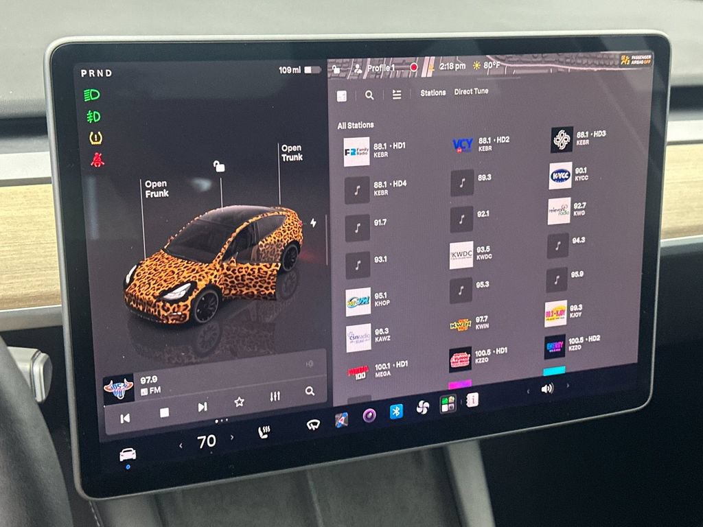Used 2023 Tesla Model Y Performance AWD/4WD image 17