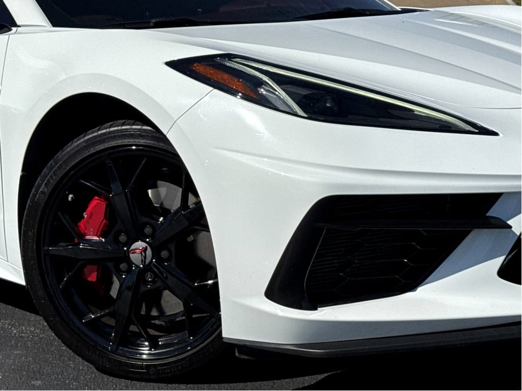 Used 2021 Chevrolet Corvette Stingray Premium Cpe w/ Z51 Performance Package RWD image 5