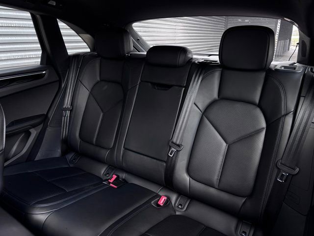 Certified 2026 Porsche Macan image 26