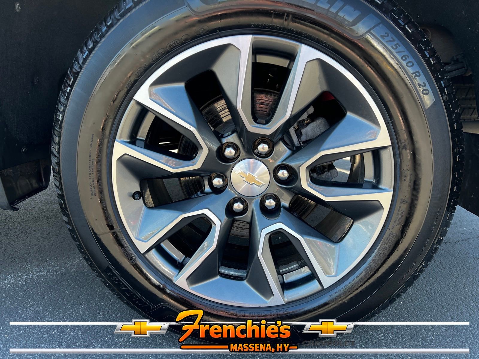 Used 2023 Chevrolet Silverado 1500 LT AWD/4WD image 5