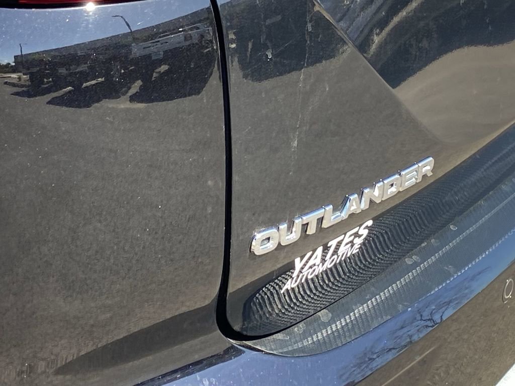 Used 2023 Mitsubishi Outlander SE AWD/4WD image 29
