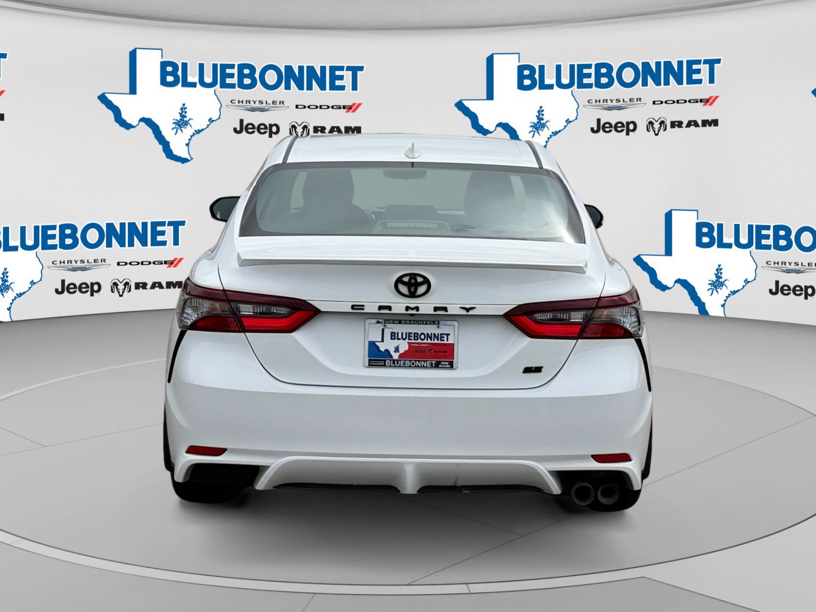 Used 2024 Toyota Camry SE FWD image 6