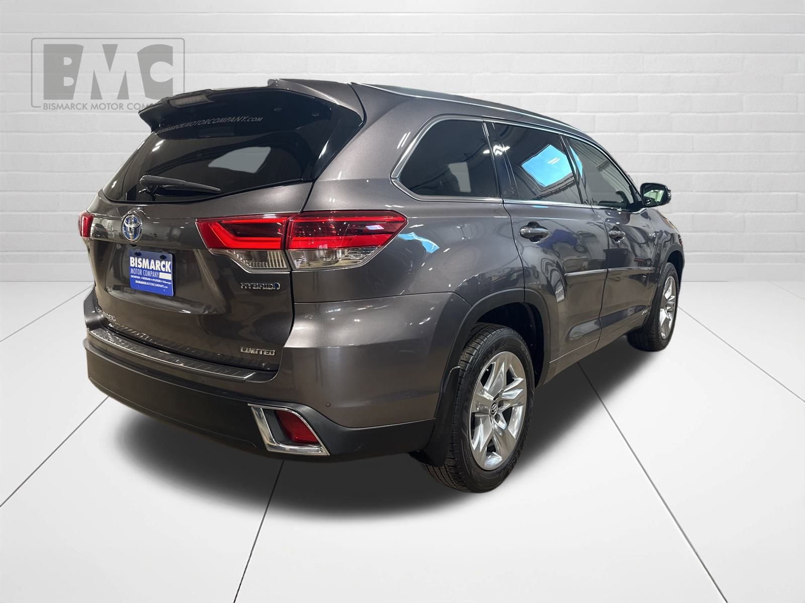 Used 2019 Toyota Highlander Limited w/ Protection Package #3 AWD/4WD image 4