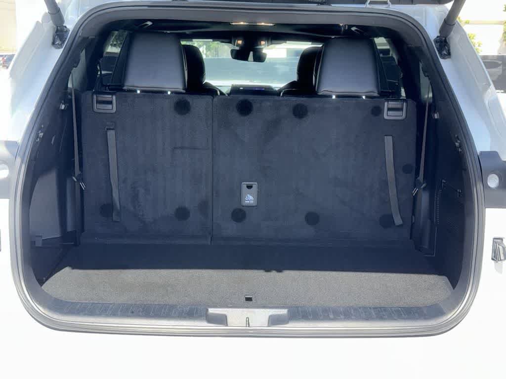 Used 2024 Toyota Highlander XSE FWD image 25