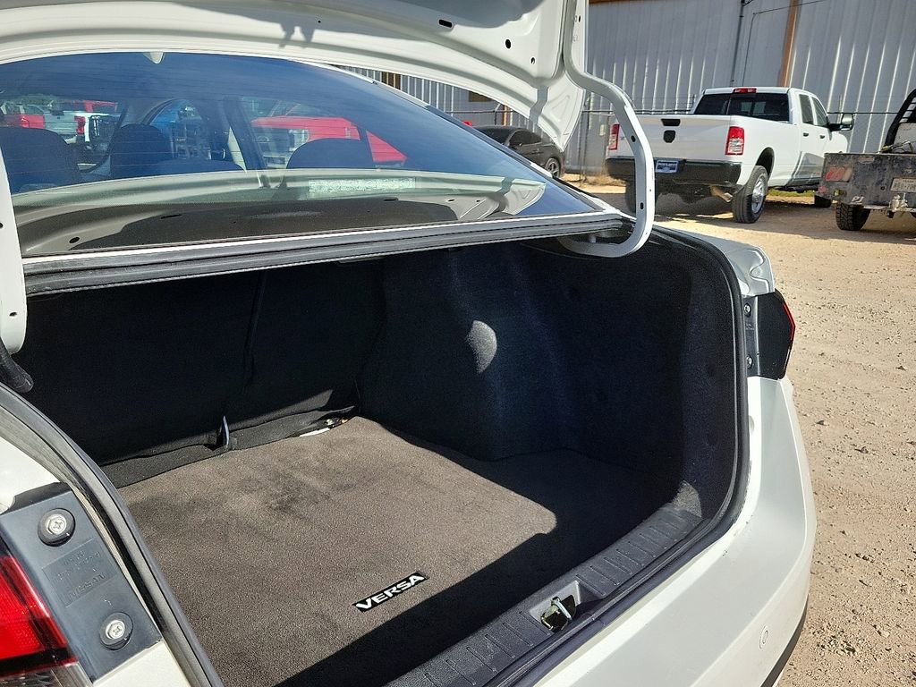 Used 2022 Nissan Versa SV FWD image 15
