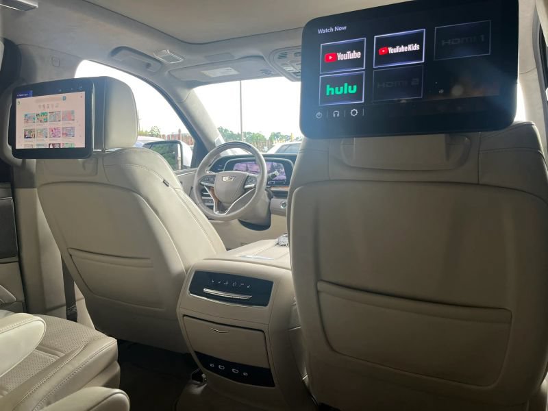 Used 2024 Cadillac Escalade Sport Platinum w/ LPO, ONYX Package AWD/4WD image 29