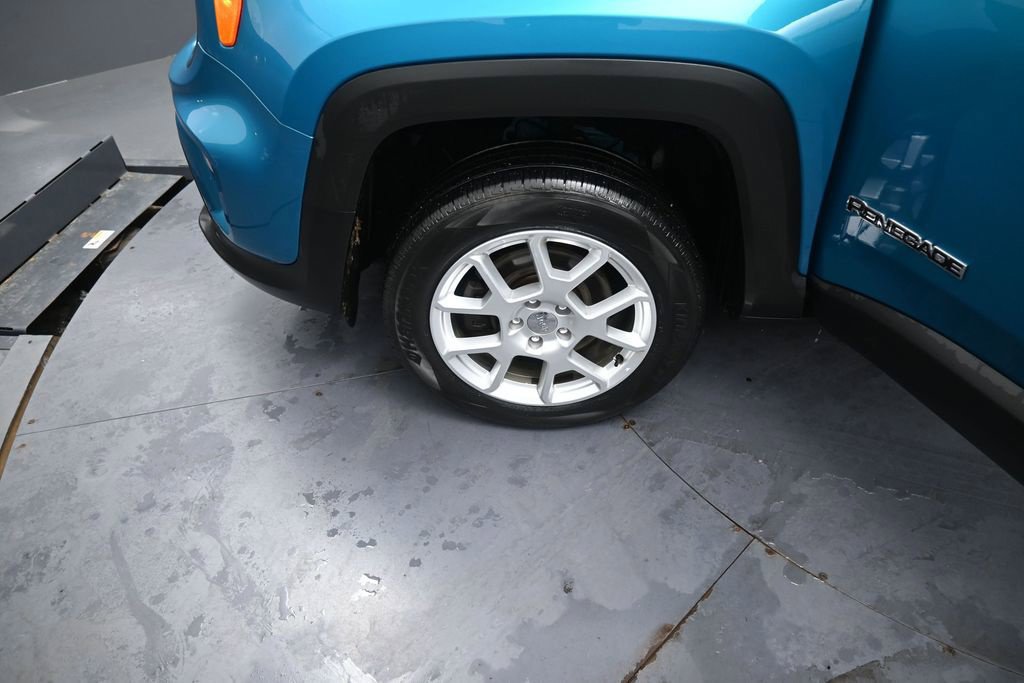 Used 2020 Jeep Renegade Latitude w/ Cold Weather Group AWD/4WD image 14