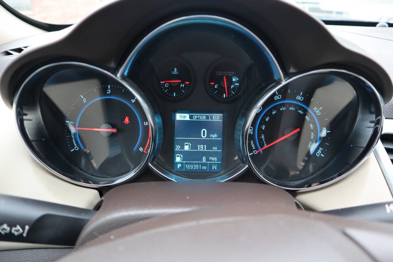 Used 2014 Chevrolet Cruze Diesel w/ Enhanced Safety Package image 28