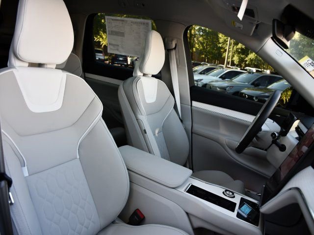 New 2025 Volvo EX90 Ultra w/ Protection Package Premier image 32