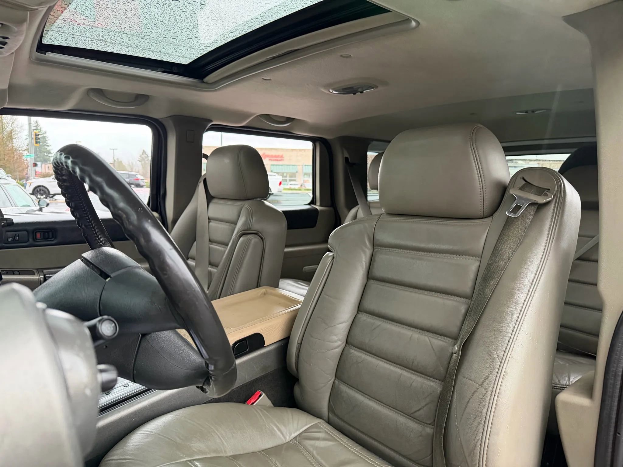 Used 2004 HUMMER H2 w/ Preferred Equipment Group image 20