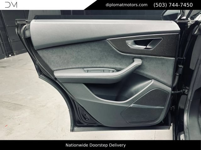 Used 2023 Audi SQ8 Prestige AWD/4WD image 26