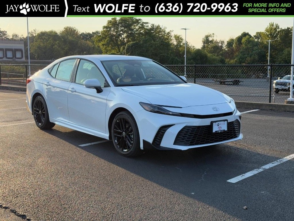 New 2026 Toyota Camry SE video 1