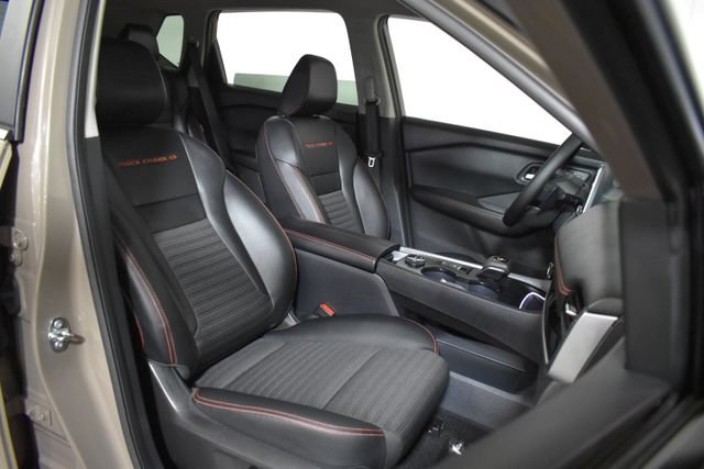 Used 2025 Nissan Rogue SV w/ Rock Creek Premium Package AWD/4WD image 33