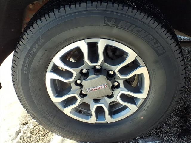 Used 2022 GMC Sierra 2500 SLE w/ SLE Value Package; image 3
