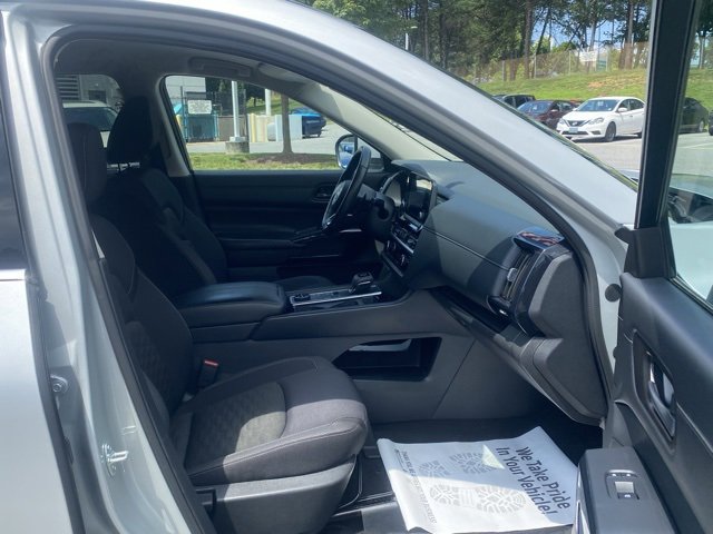 Certified 2024 Nissan Pathfinder SV image 28