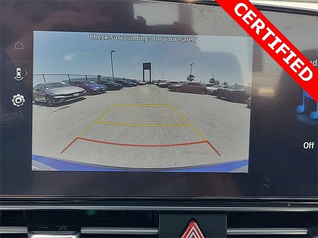 Used 2024 Hyundai Elantra SEL image 9