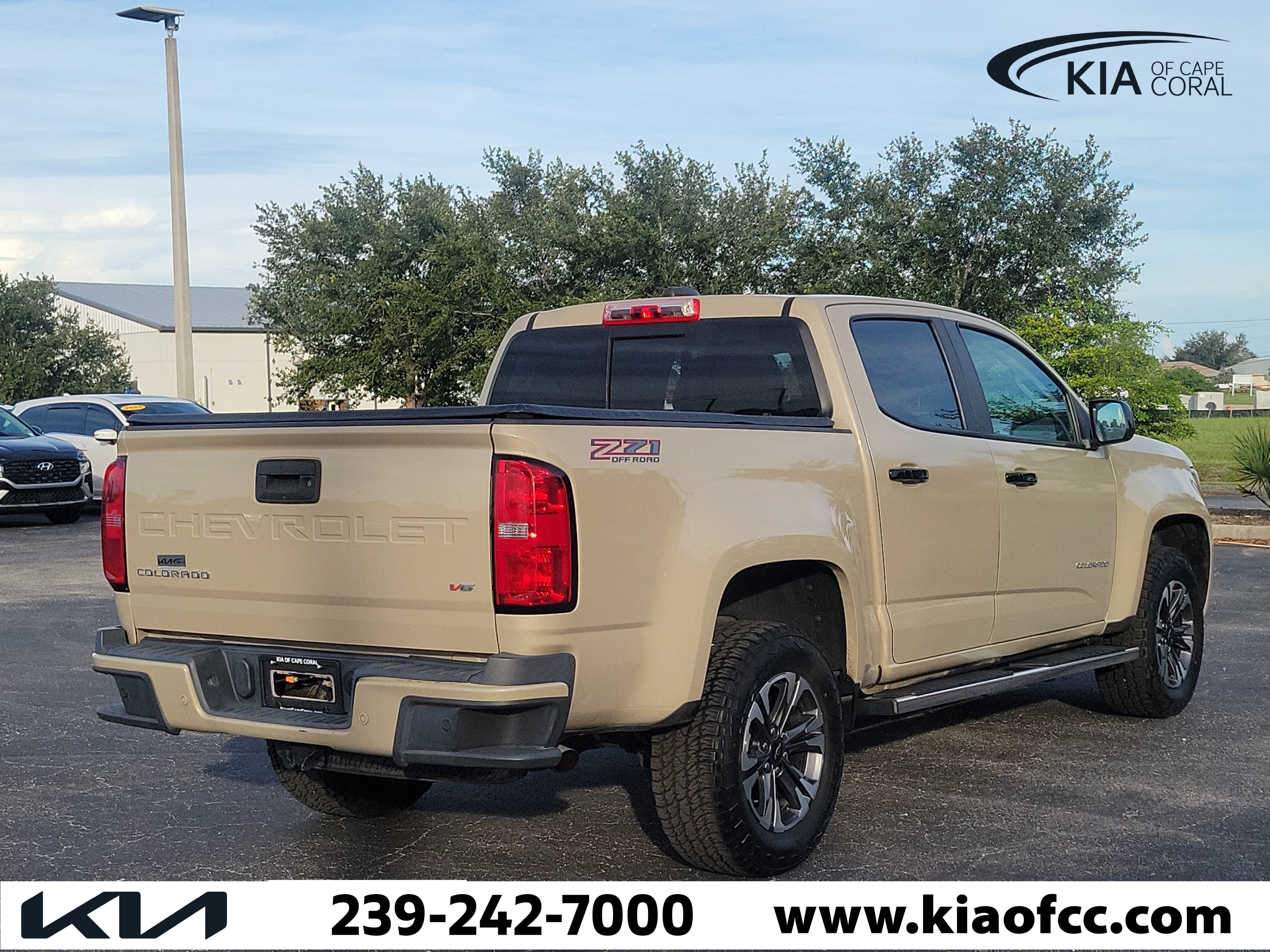 Used 2022 Chevrolet Colorado Z71 AWD/4WD image 6