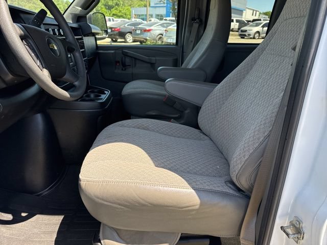 Used 2024 Chevrolet Express 3500 LT w/ LT Preferred Equipment Group RWD image 10