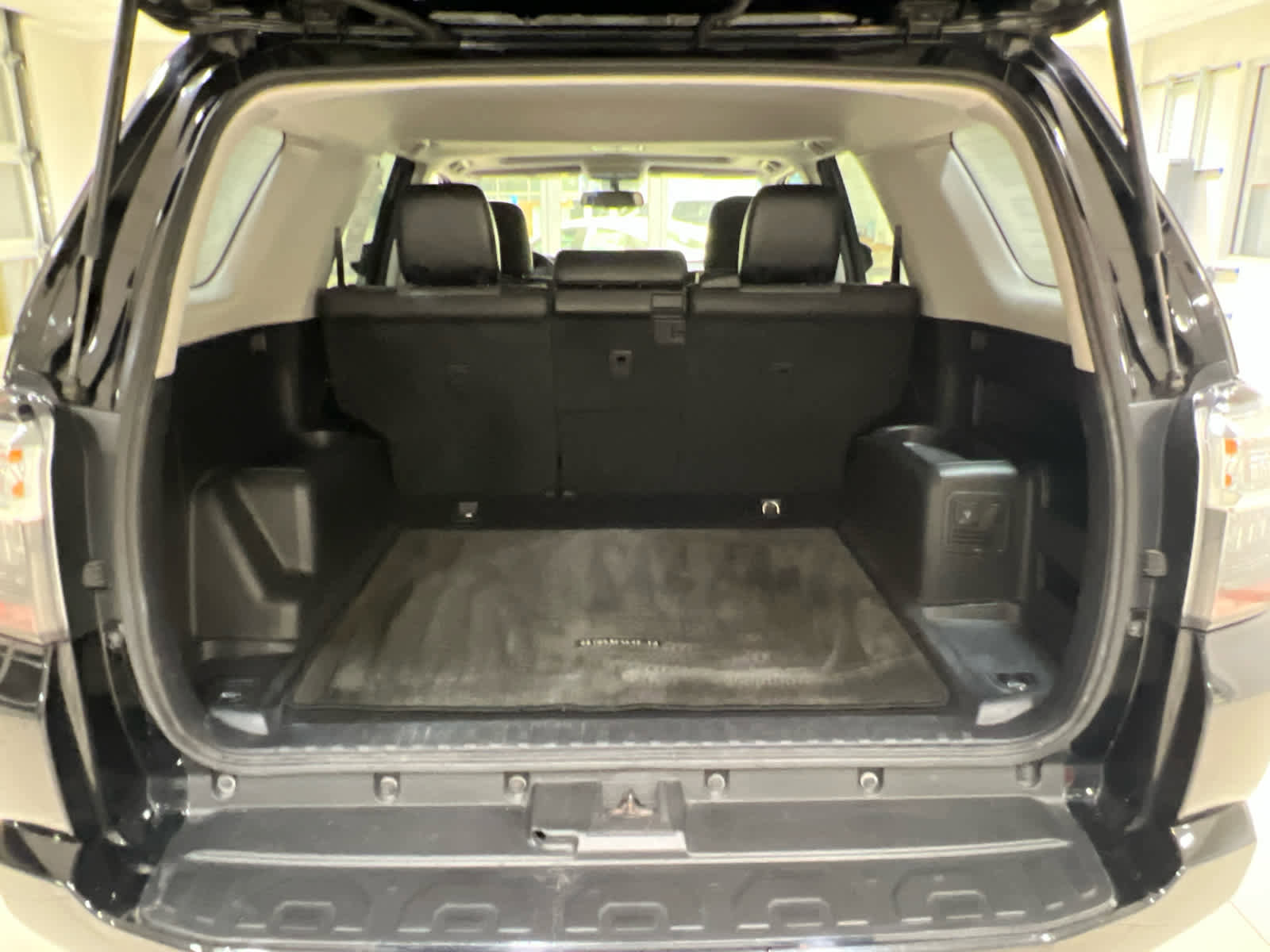 Used 2016 Toyota 4Runner SR5 Premium w/ Convenience Package image 12