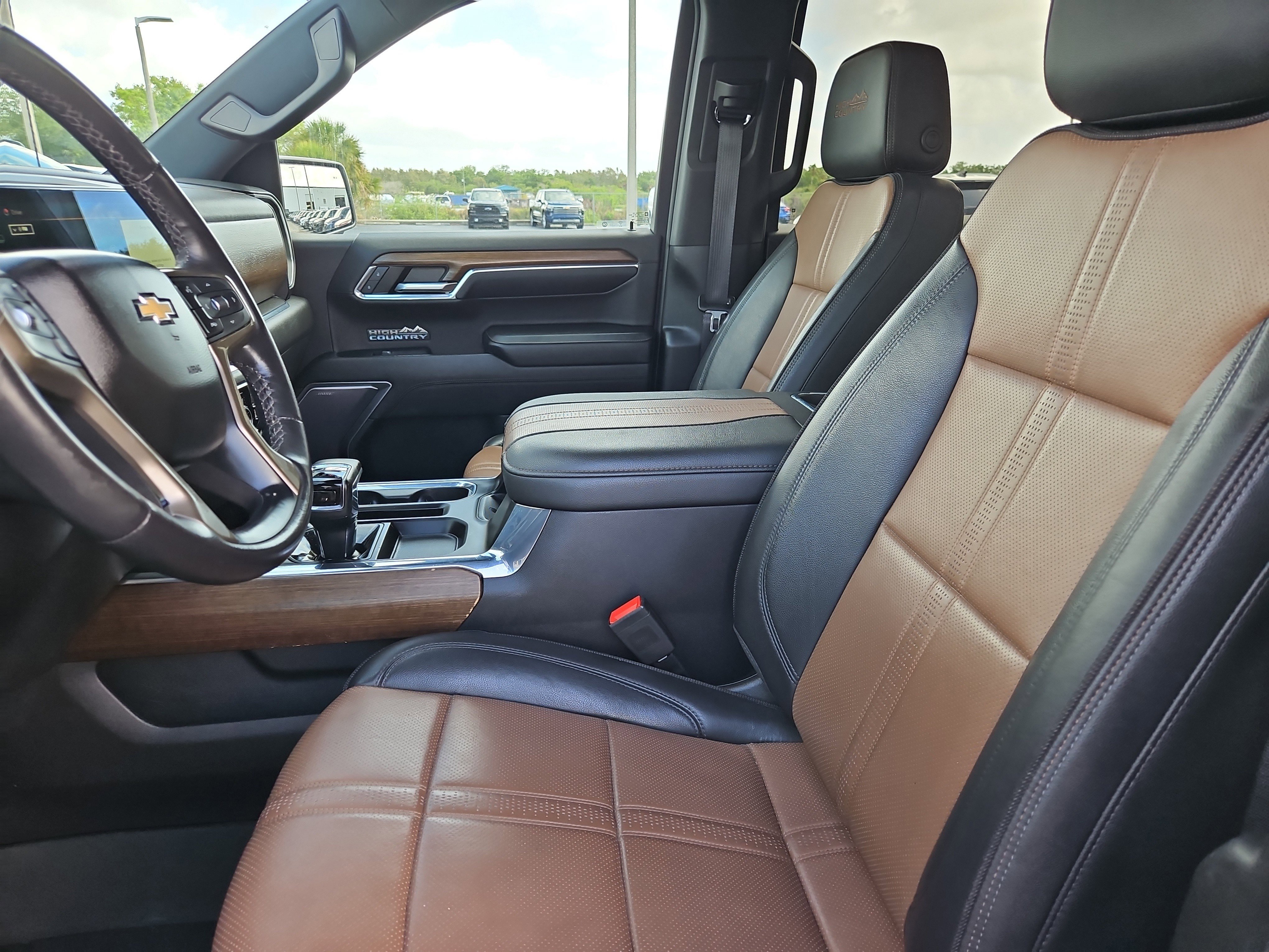 Used 2023 Chevrolet Silverado 1500 High Country w/ High Country Premium Package AWD/4WD image 15