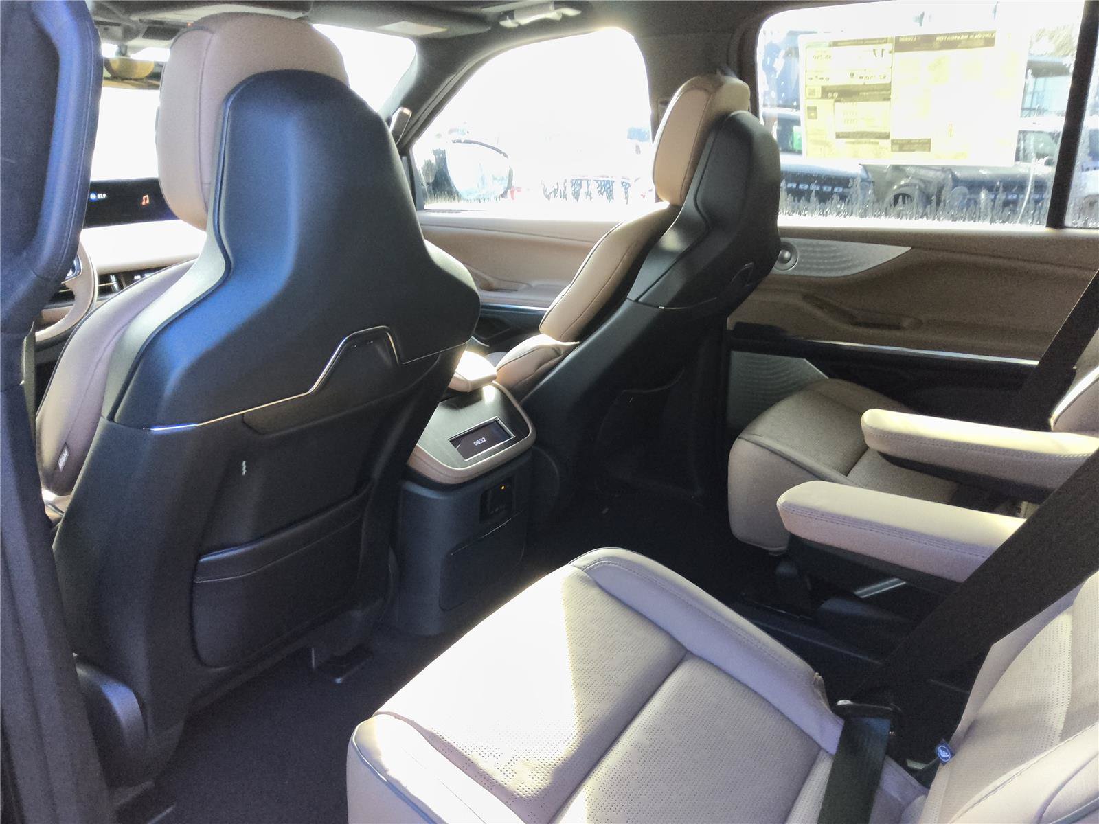 New 2027 Lincoln Navigator Black Label AWD/4WD image 25