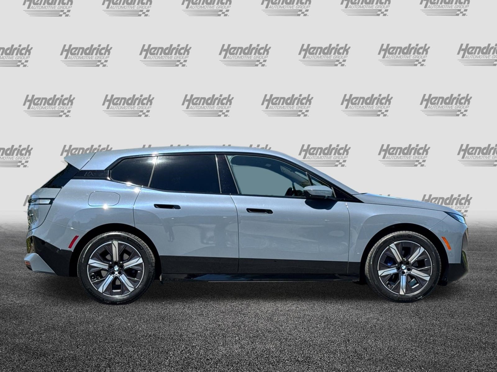 Used 2024 BMW iX xDrive50 w/ Sport Package AWD/4WD image 3
