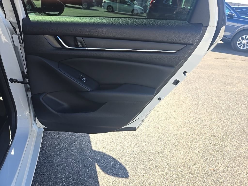 Used 2018 Honda Accord Sport image 29