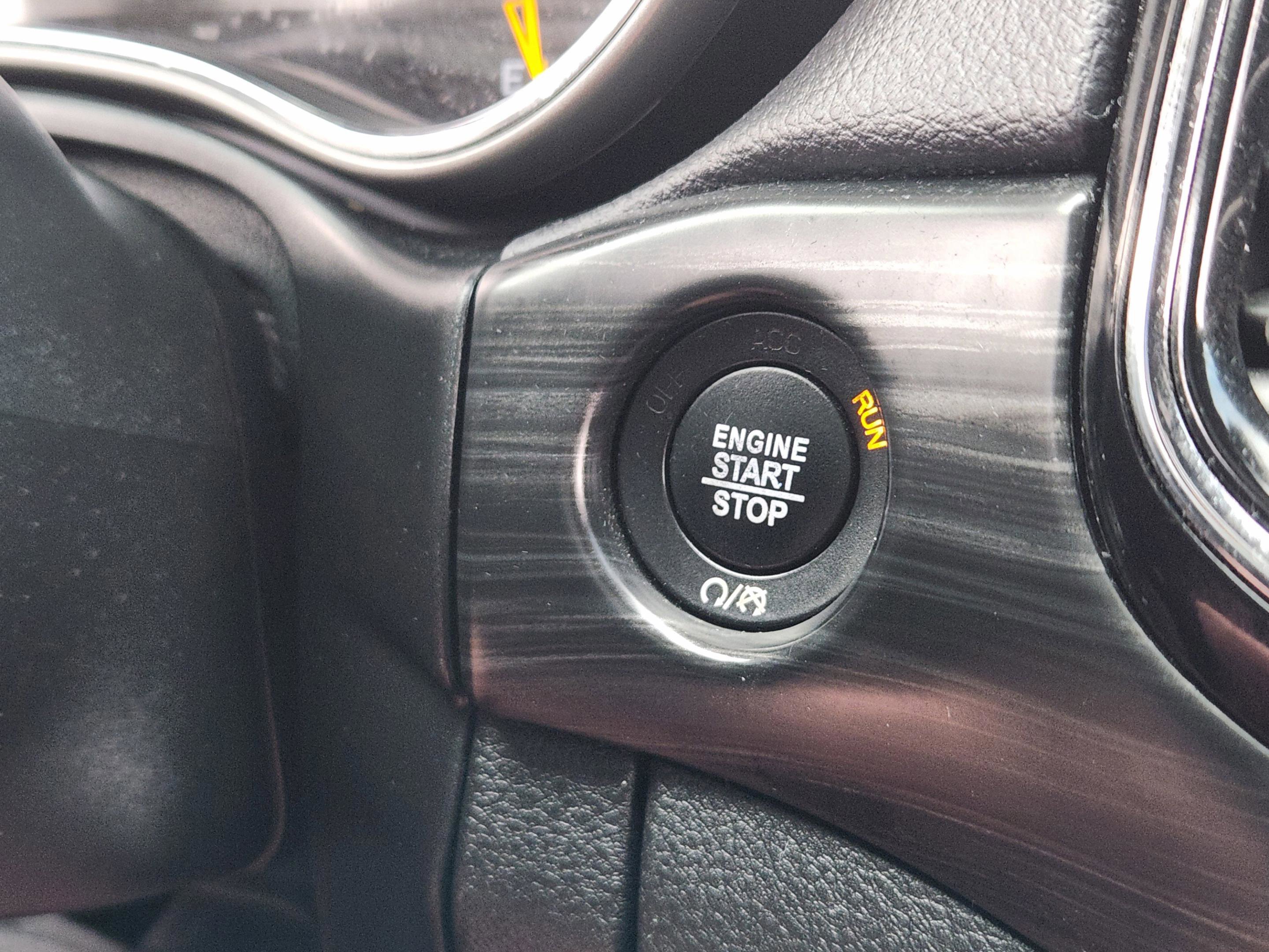 Used 2019 Jeep Grand Cherokee Altitude image 18