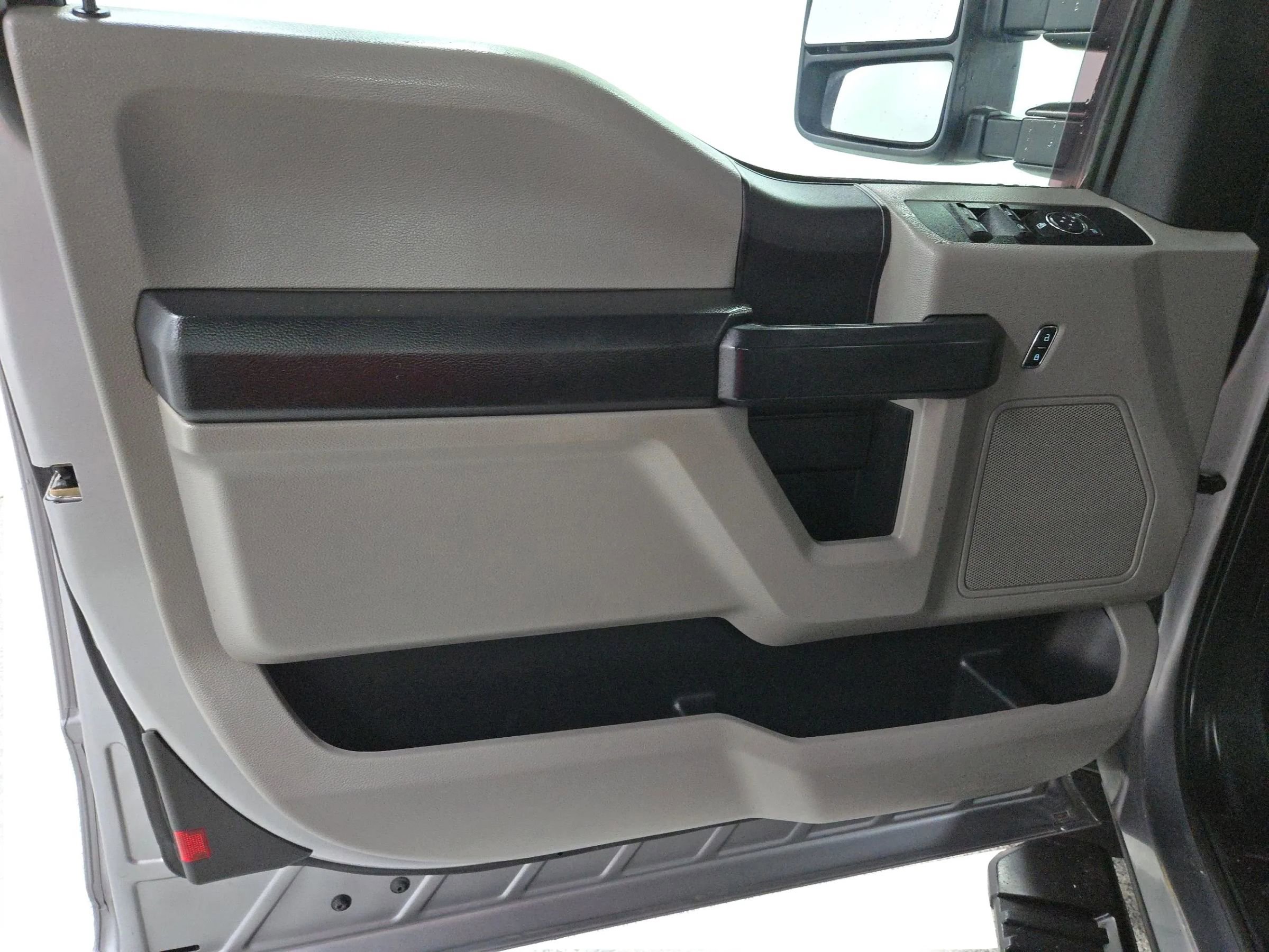 Used 2020 Ford F250 XL w/ Power Equipment Group image 19