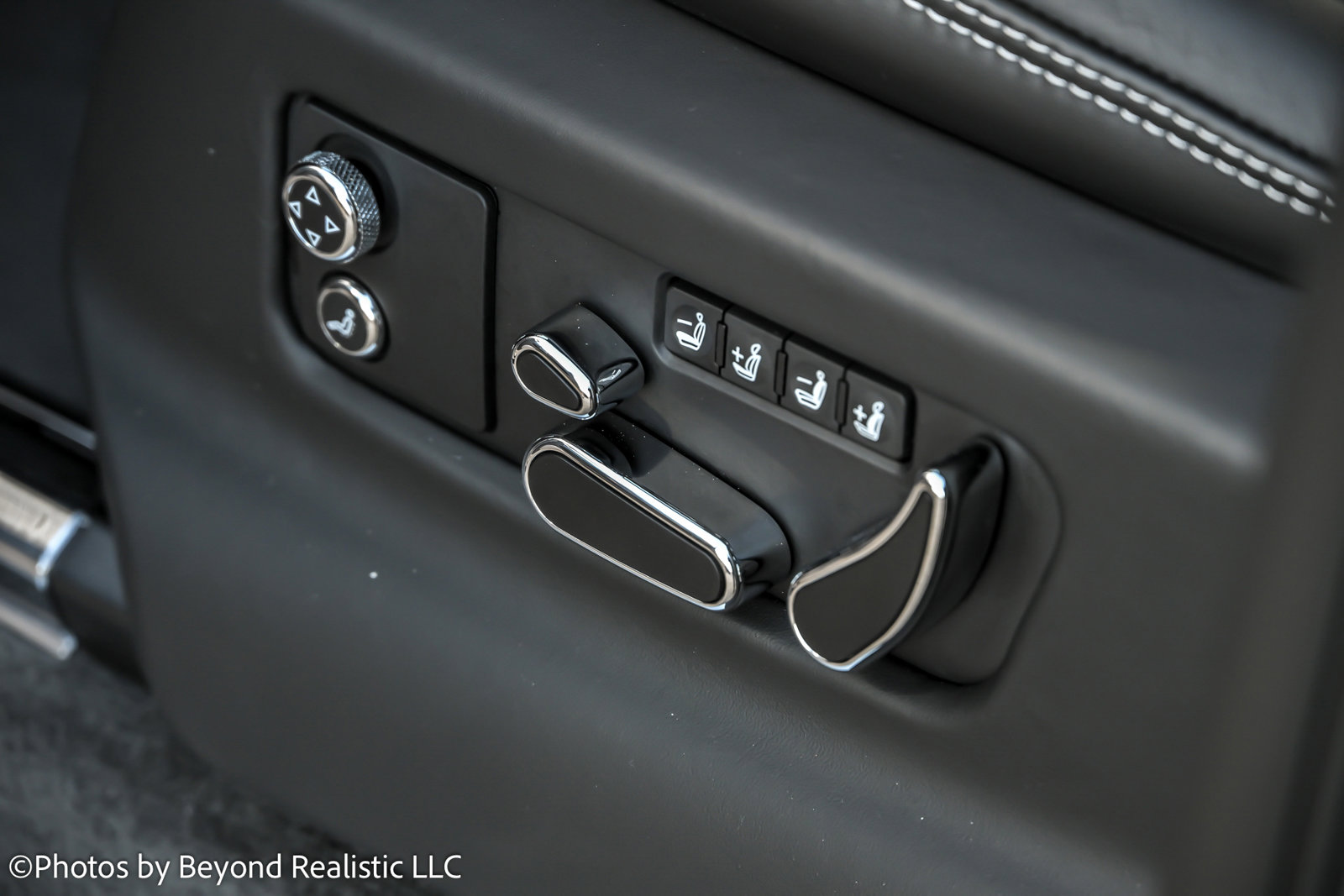 Used 2024 Bentley Bentayga image 33