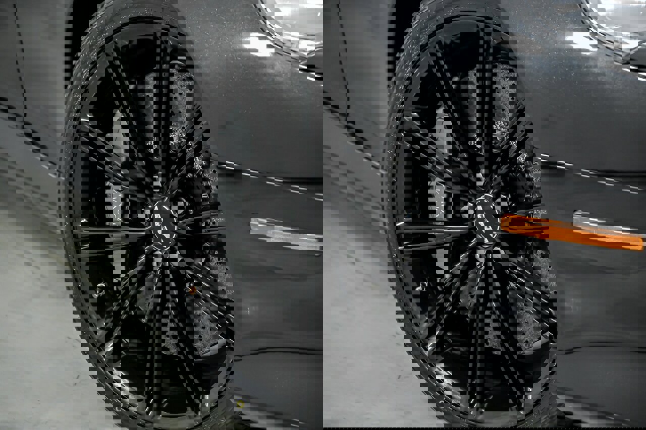 Used 2012 Aston Martin Virage Volante image 4