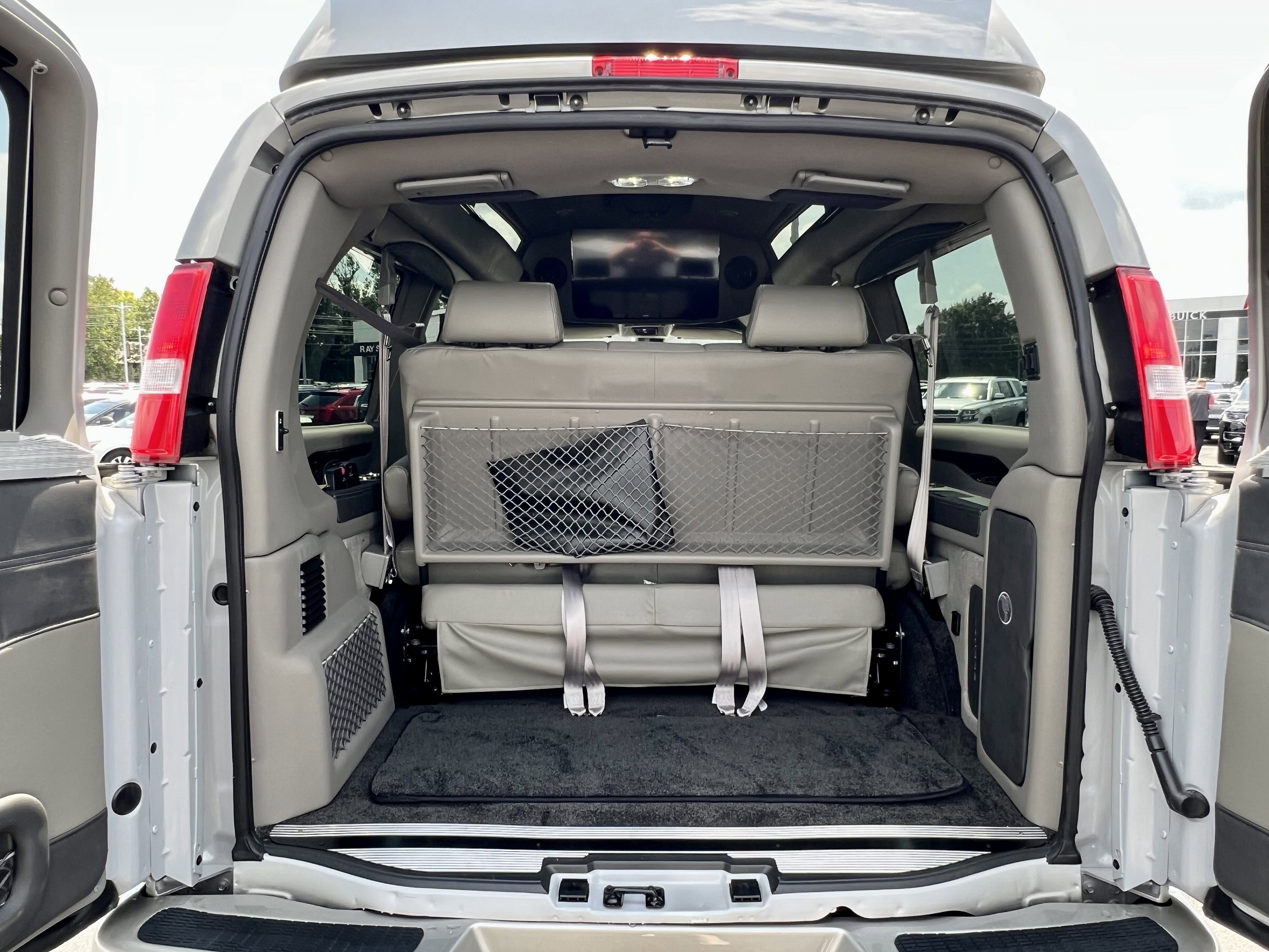 New 2025 GMC Savana 2500 w/ Driver Convenience Package RWD image 33