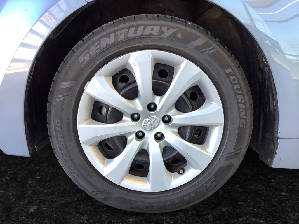 Used 2024 Toyota Corolla LE image 21