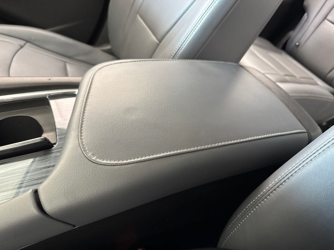 Used 2020 Buick Enclave Essence AWD/4WD image 31